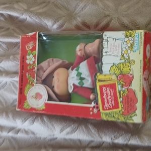 Strawberry Shortcake with Custard doll in box